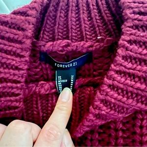 Forever 21 burgundy sweater in size M